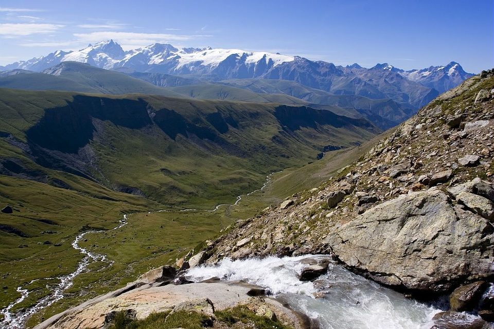 Le Péron - lac des Quirlies - vallée du Ferrand