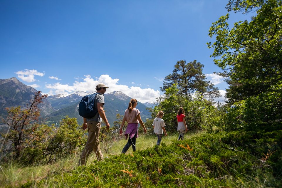 Montée au belvédère de Roche Rousse