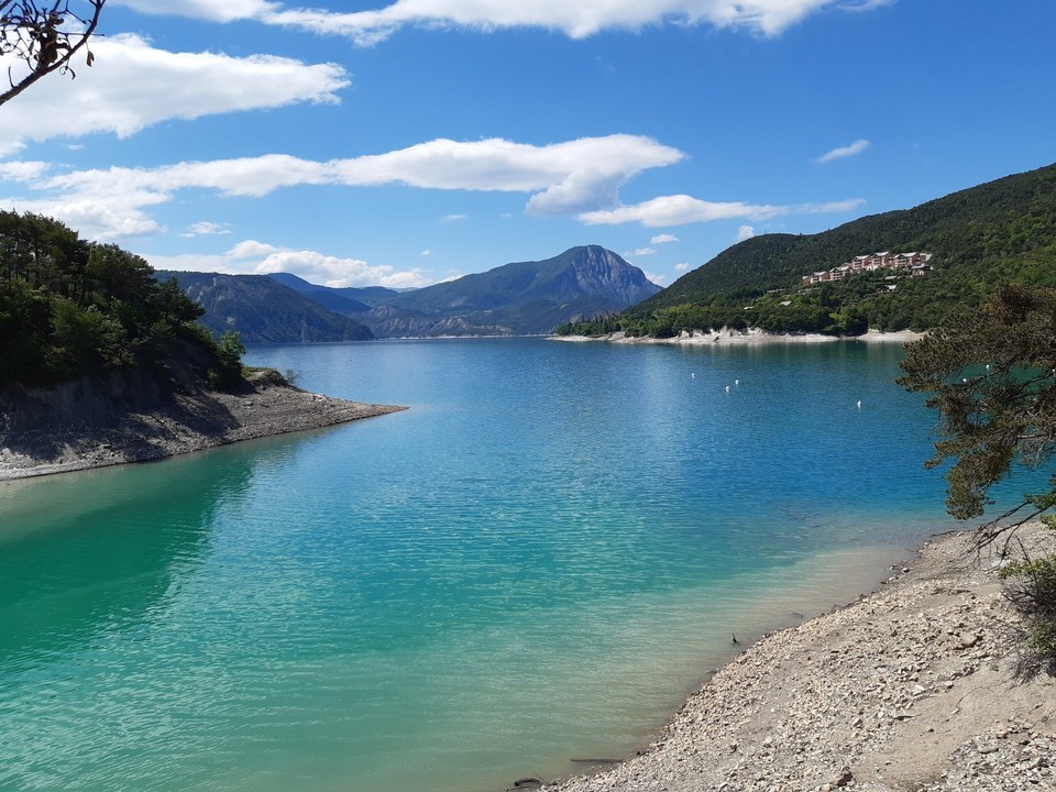 Les eaux turquoises de la baie