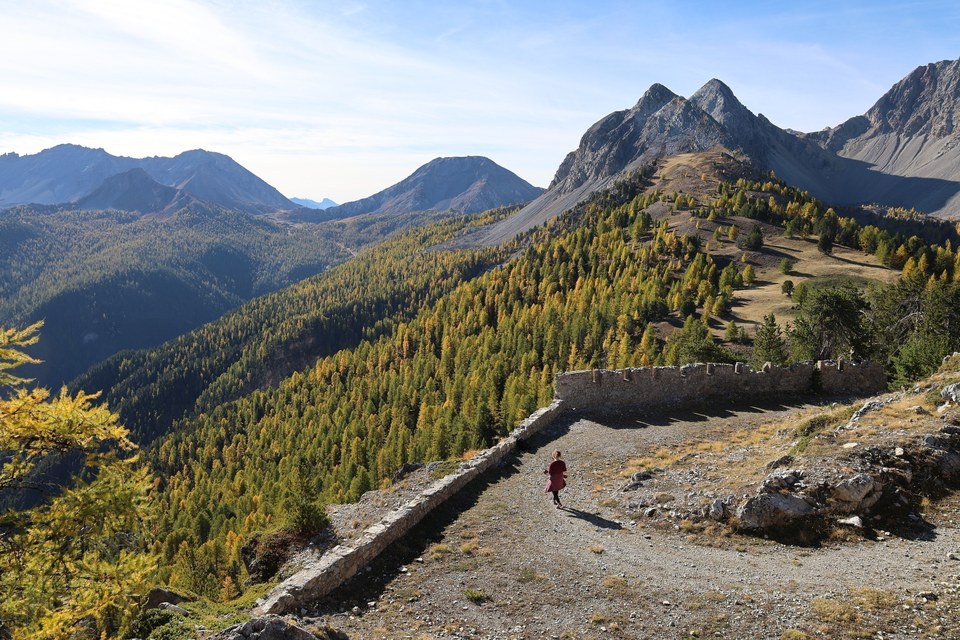 L'ancien fort de la Lausette depuis le Laus