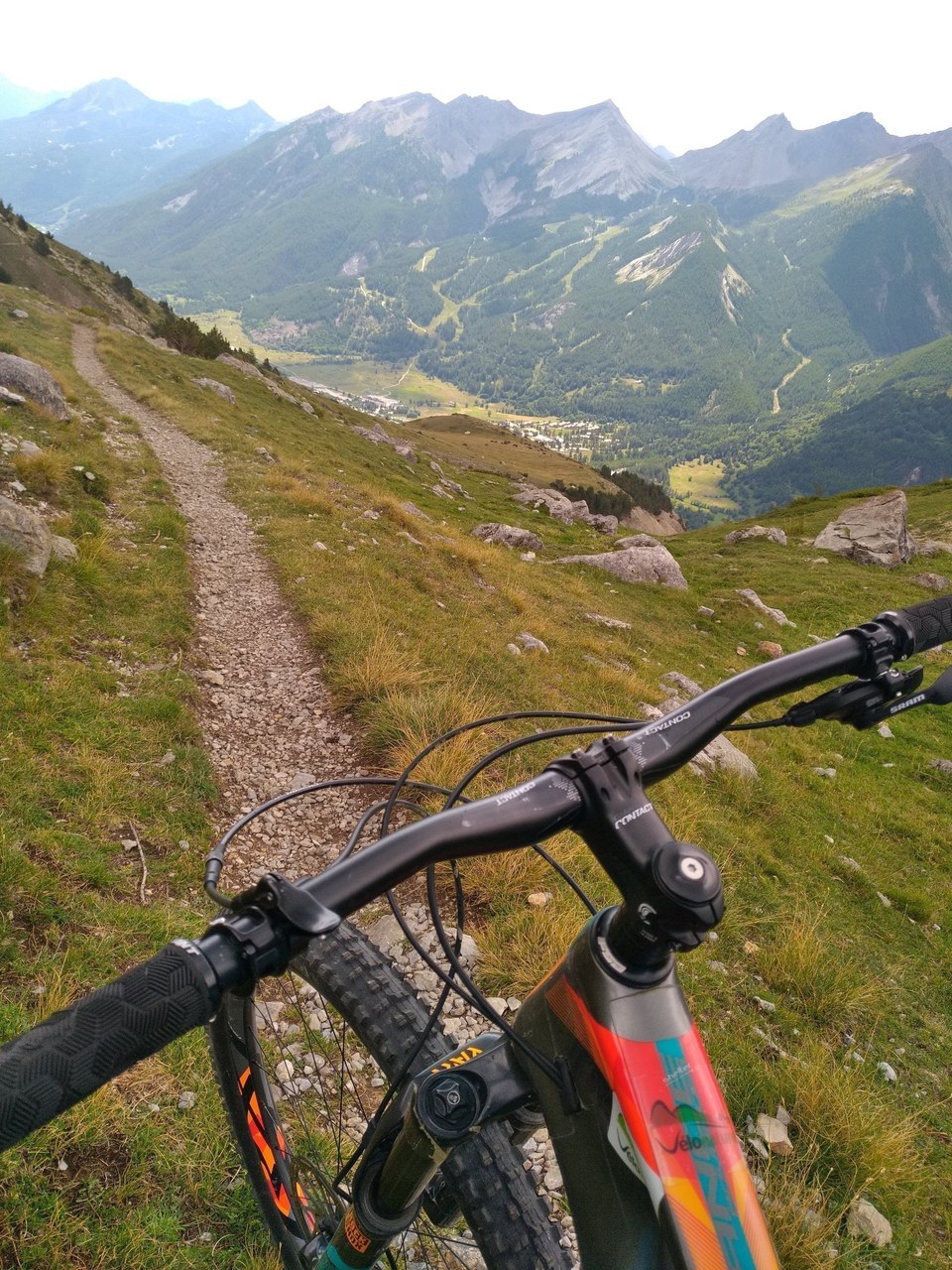 Superbe singletrack en balcon