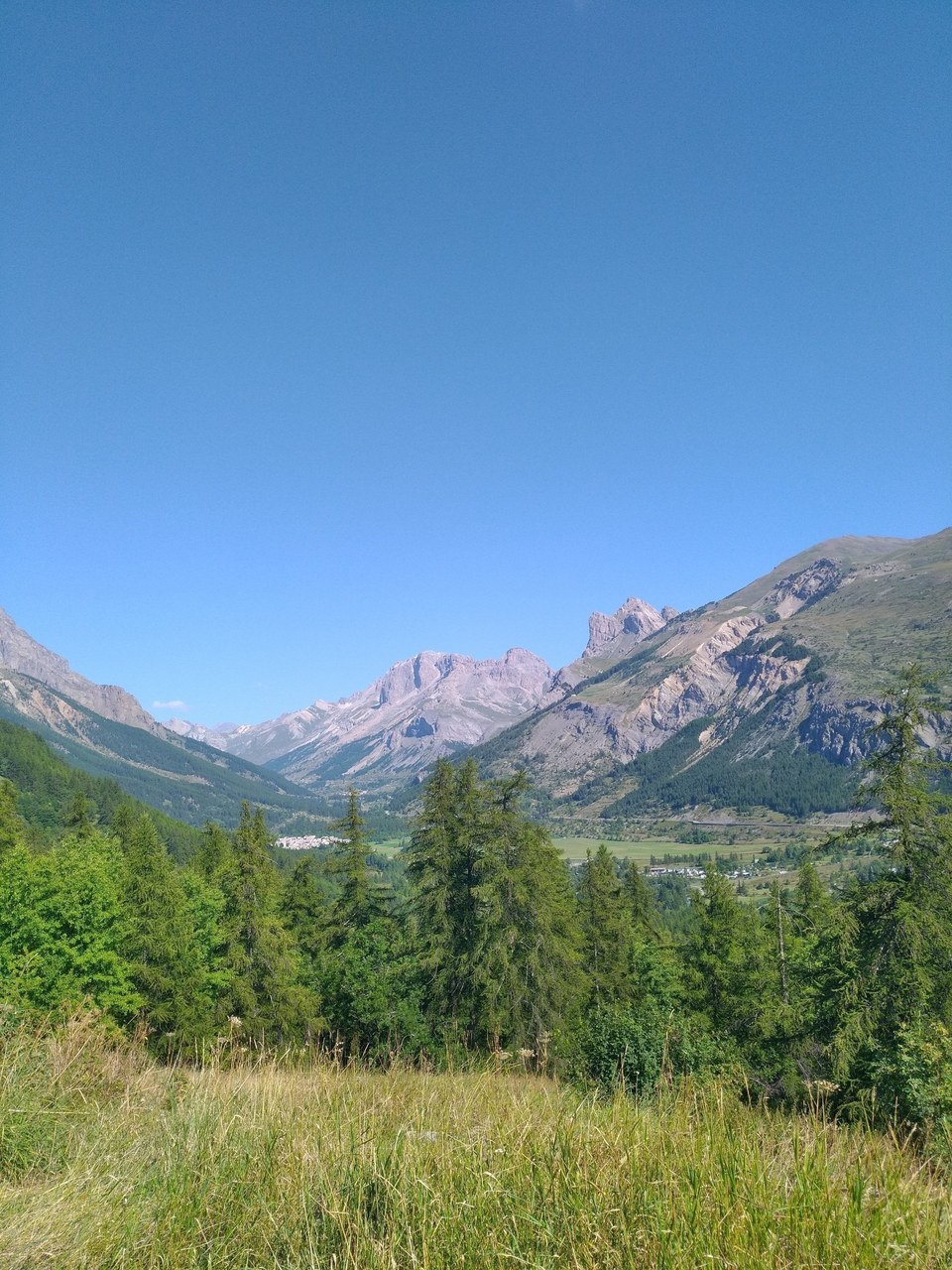 Le col du Lautaret vu depuis la vallée
