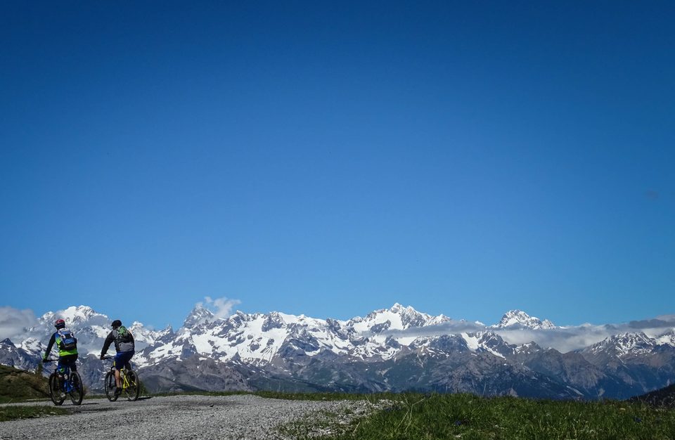 Vue panoramique sur les Ecrins