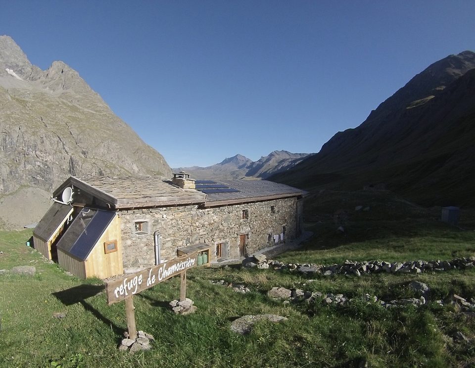 Le refuge avec vue sur la Vallée