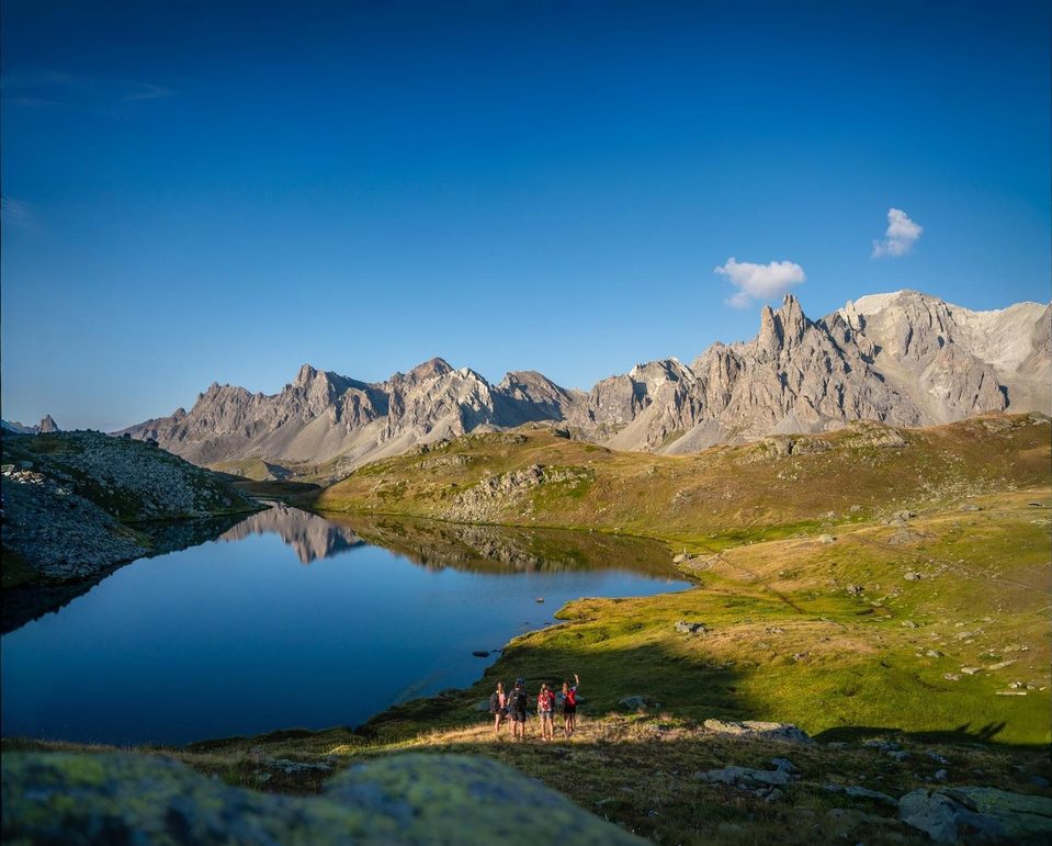 Lac long et rond des Muandes