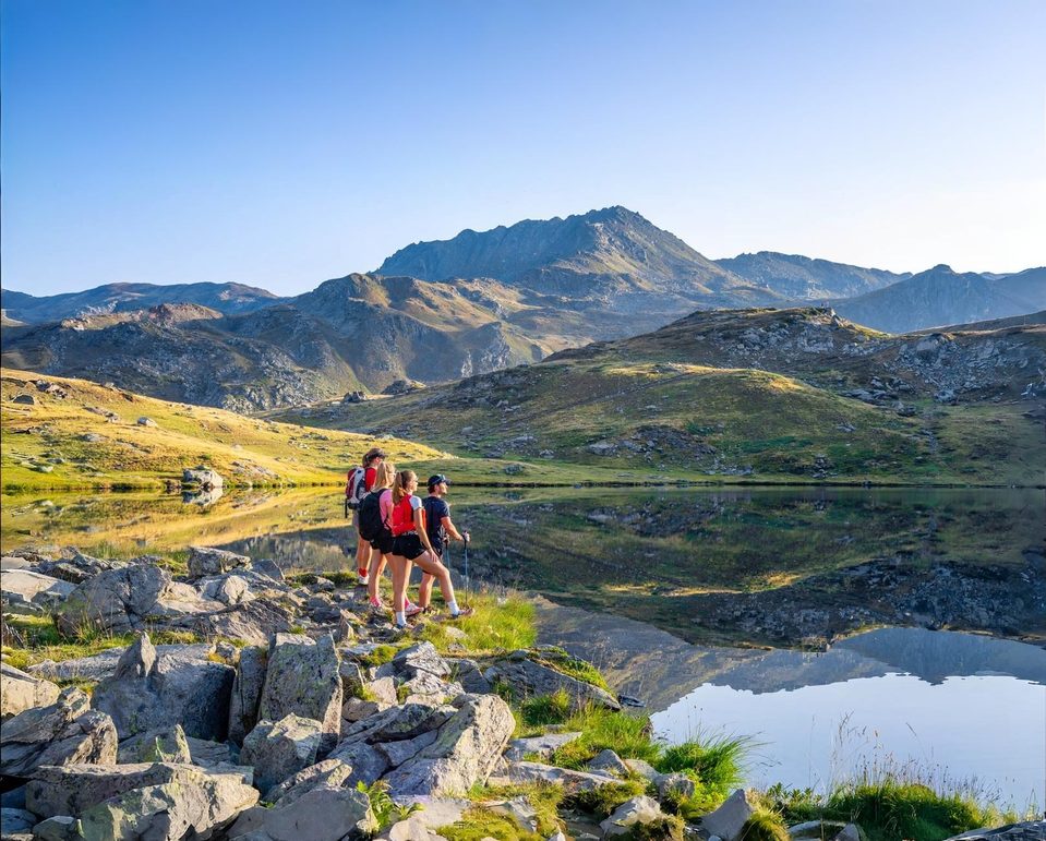 Lac long et rond des Muandes