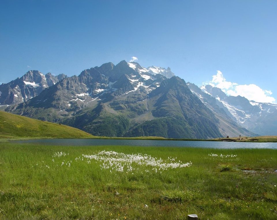 Lac du Pontet massif de la Meije