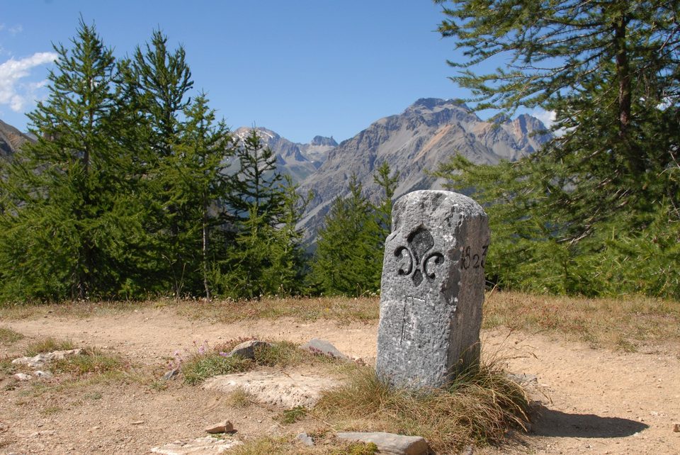 Borne frontière du Duché de Savoie entre la France et l'Italie de 1823