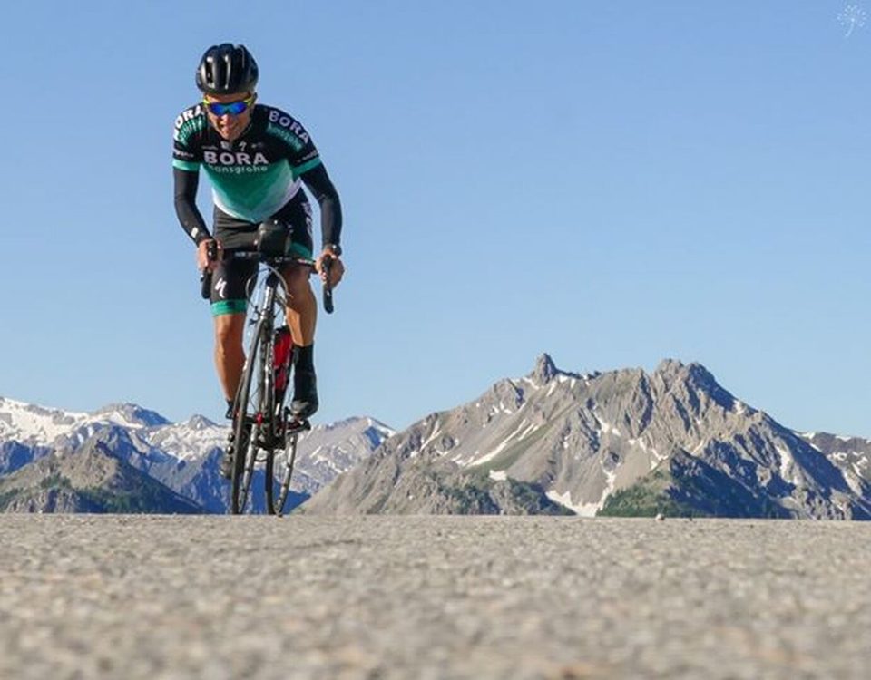Arrivée au sommet du col de l'Izoard depuis Cervières