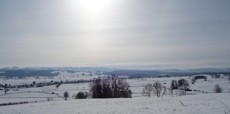 Du sommet vue sur la Haute Chaîne du Jura