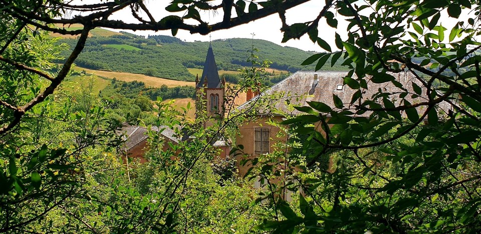 Vue sur Ségonzac depuis le sentier