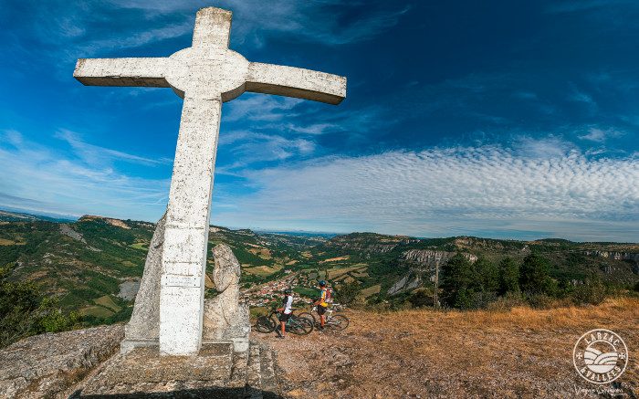 Le panorama depuis la croix de Gréponac