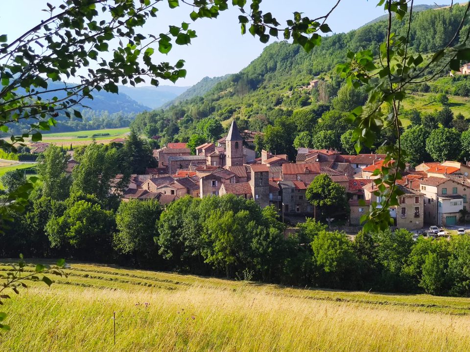Vue sur le village de Lapeyre