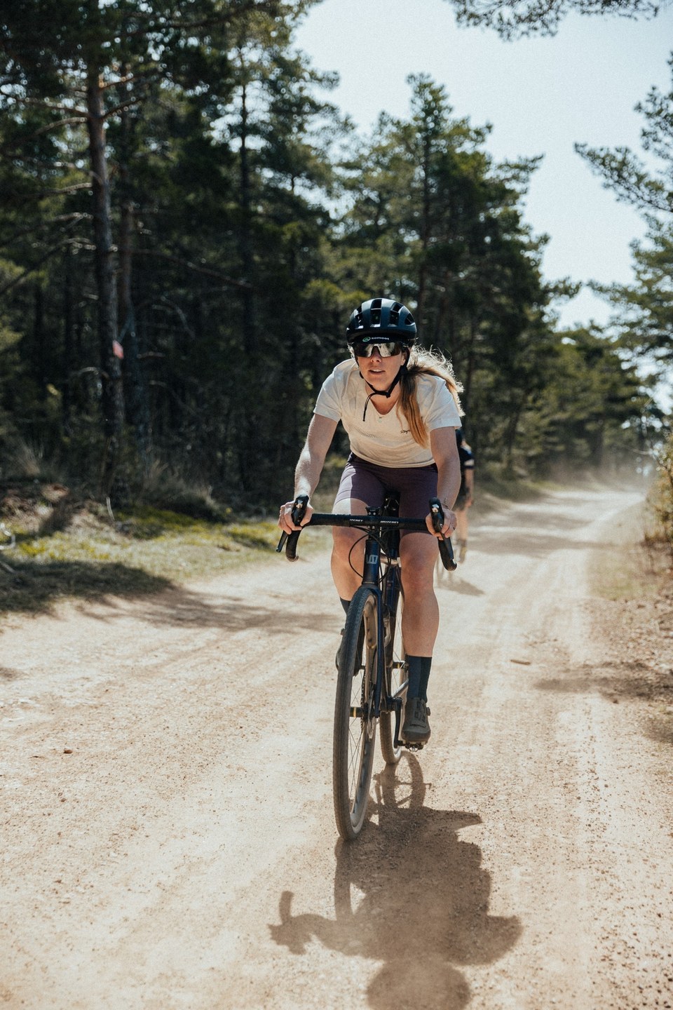 Gravel sur les chemins blancs du causse noir