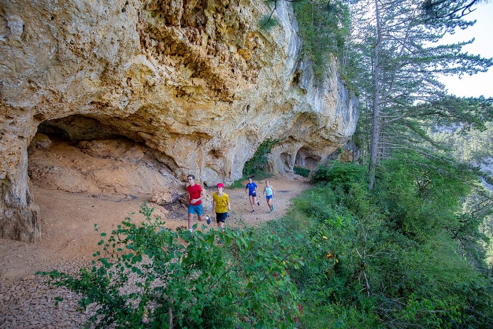 Grottes non loin de Chanac