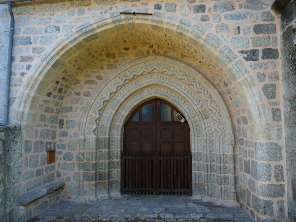 Le tympan de l'église d'Anterrieux
