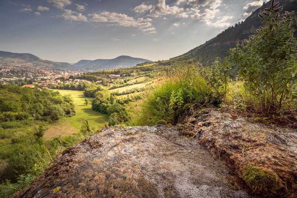Vue en haut de la cascade