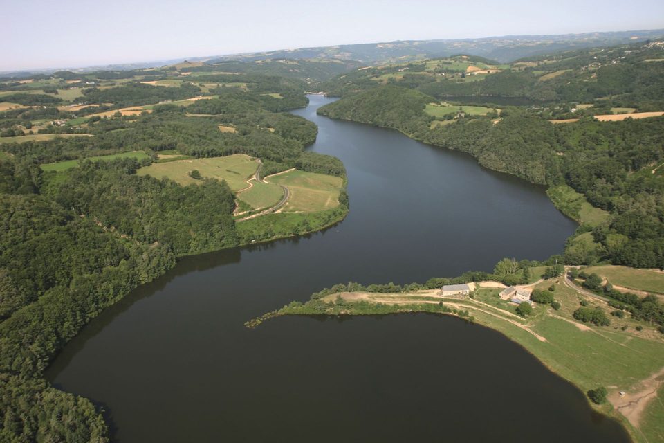 Vue aérienne lac de Maury
