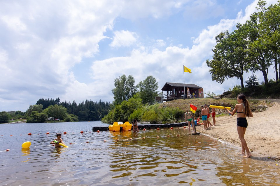 Baignade eu jeux à la plage des Galens