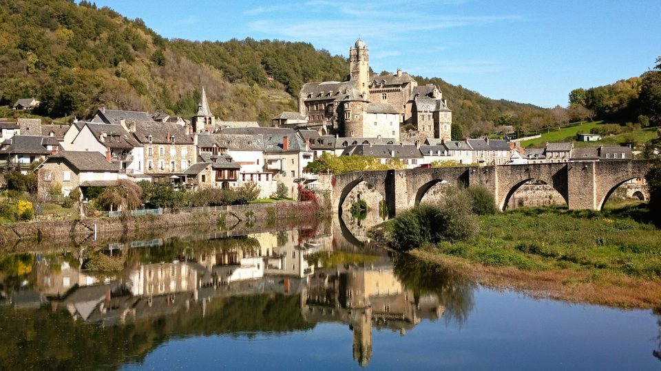 La cité d'Estaing et le Lot