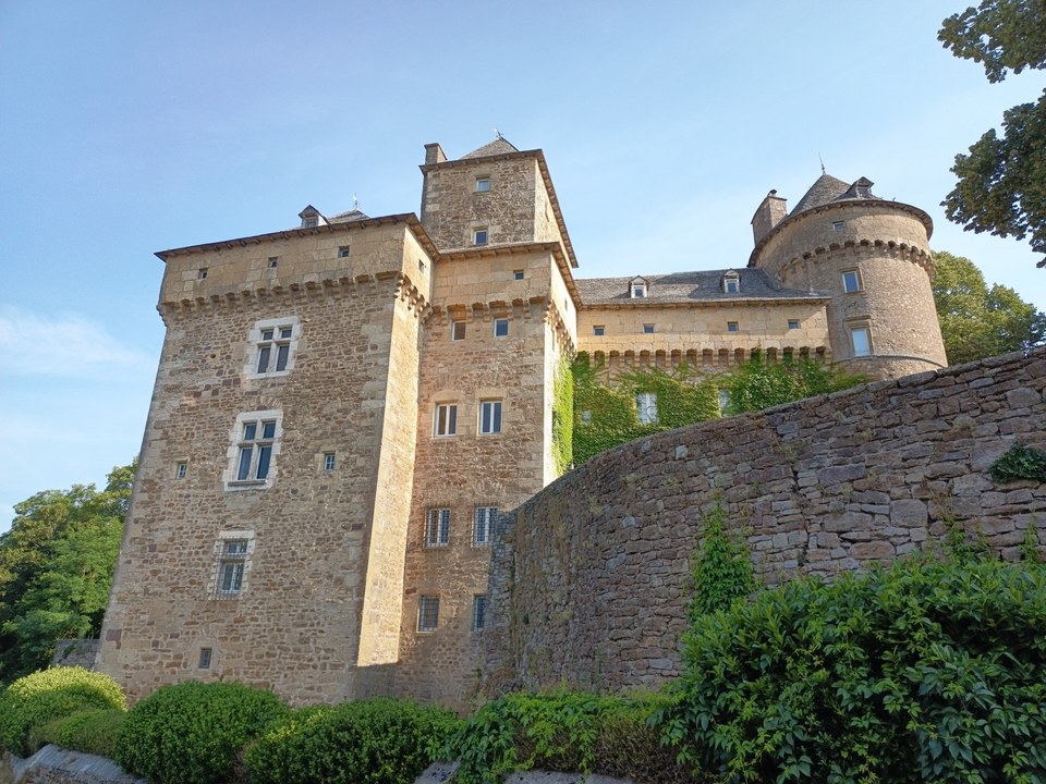 Le château de Montrozier