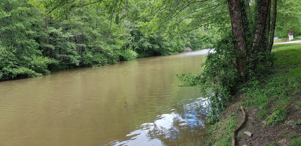 Prévinquières, rivière Aveyron
