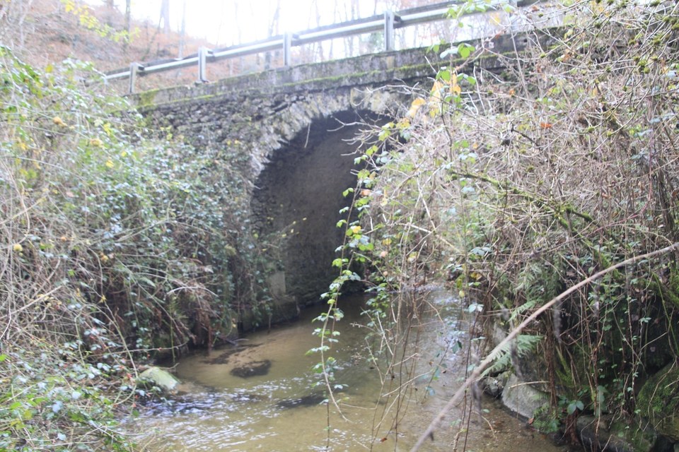 Le Pont d'Ayres et le Jaoul
