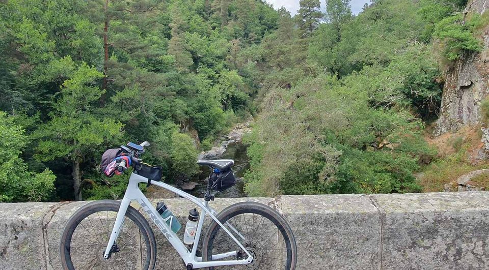 Le Pont de la Garde en Gravel