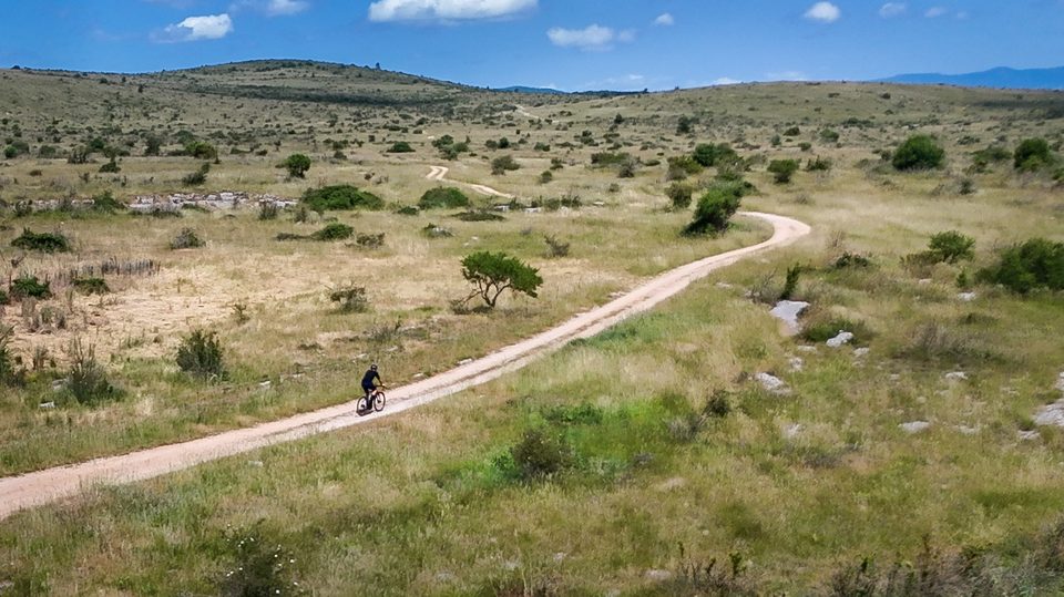 Gravel N°27 - Rando sur le Causse du Larzac