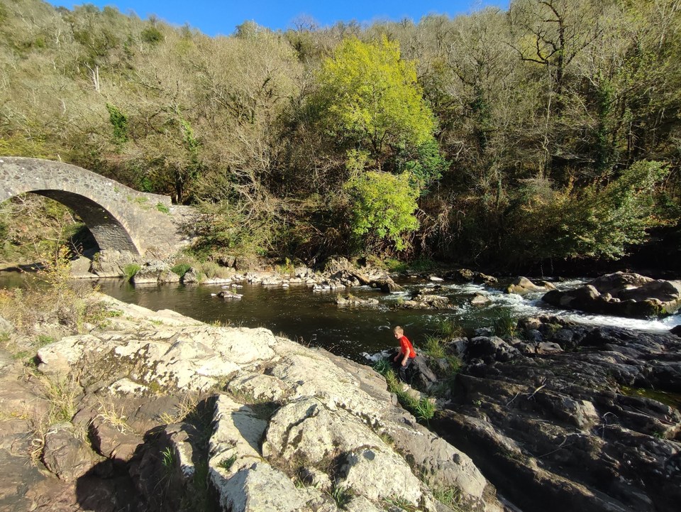 Pont du Cayla et vallée de l'Aveyron