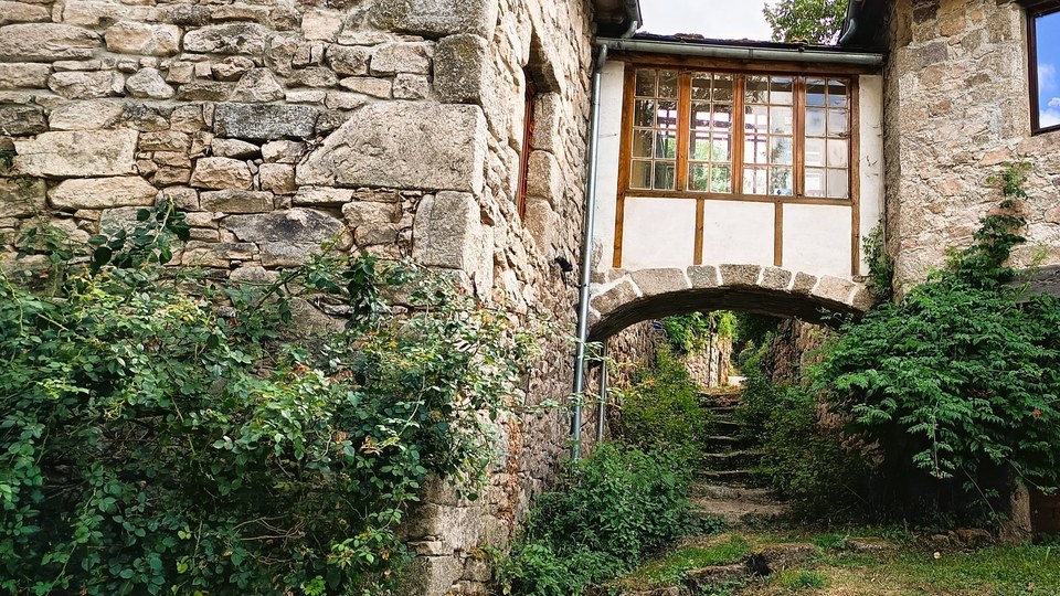 L'entrée dans le hameau du Battedou