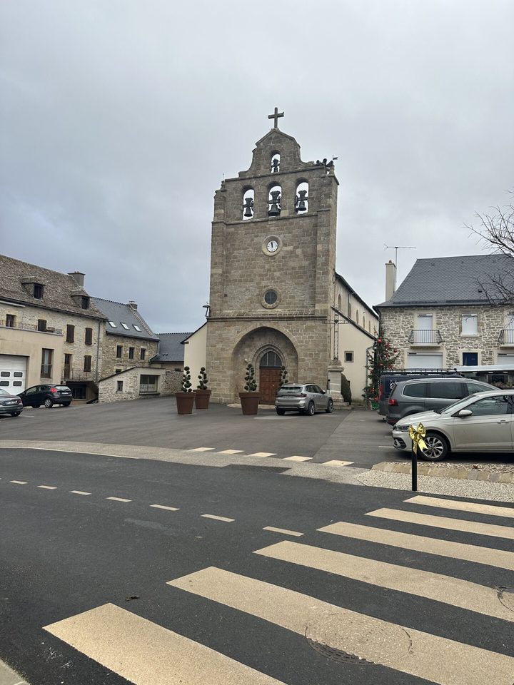 Place de l'église, Saint Germain du Teil