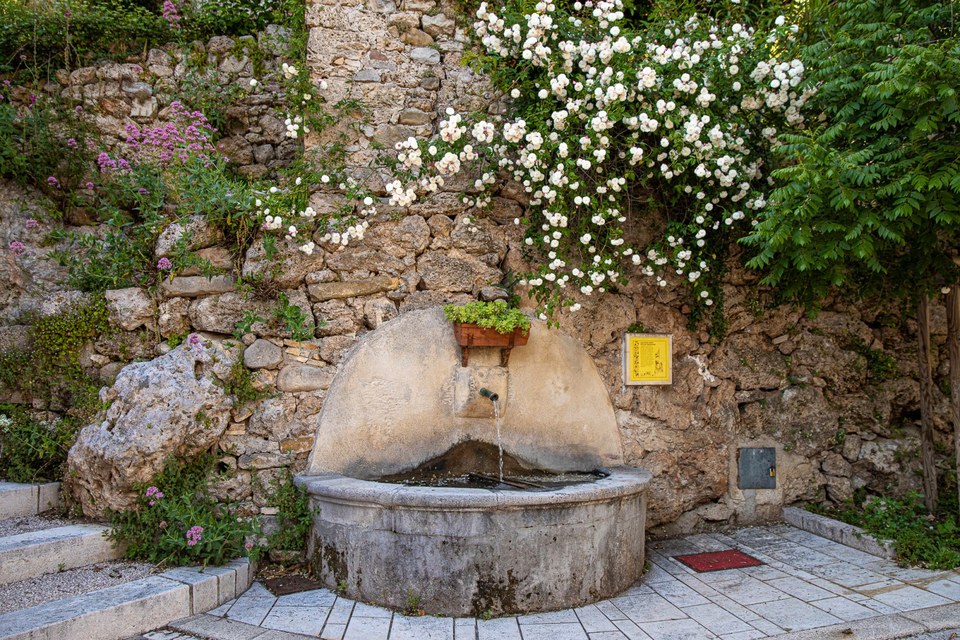 FONTAINE