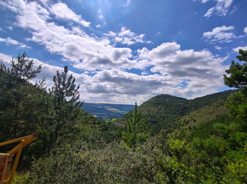 Vue depuis le plateau de Mascourbe sur la vallée de la Sorgues