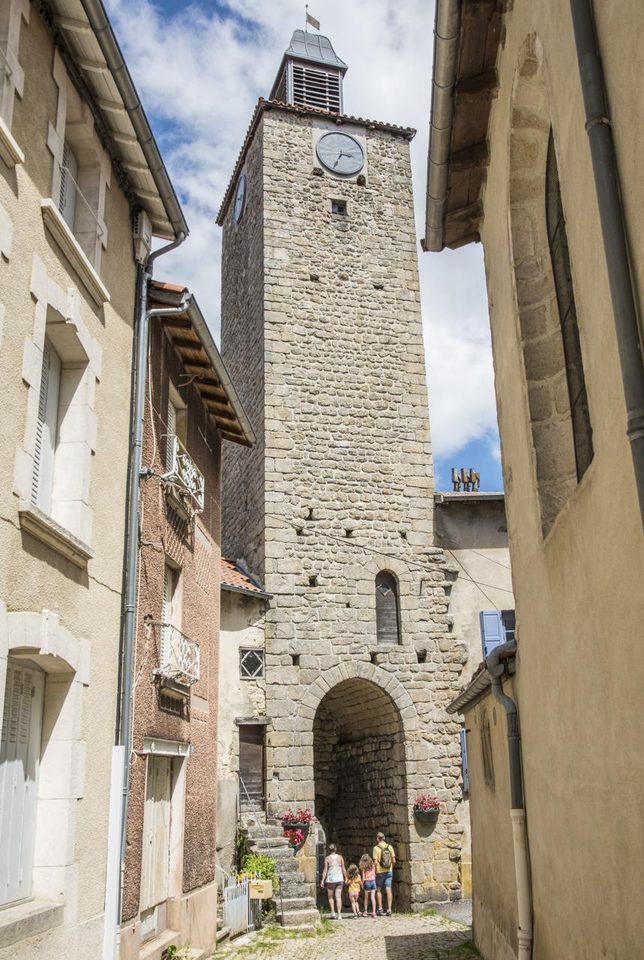 16 - Le Velay granitique