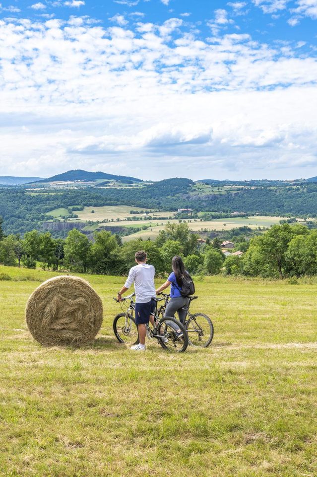 Auvergne Rhône Alpes - Haute-Loire - VTT dans la vallée de la Loire près de Chadron - Luc Olivier (2)