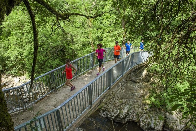 Dans la course vers l'aventure