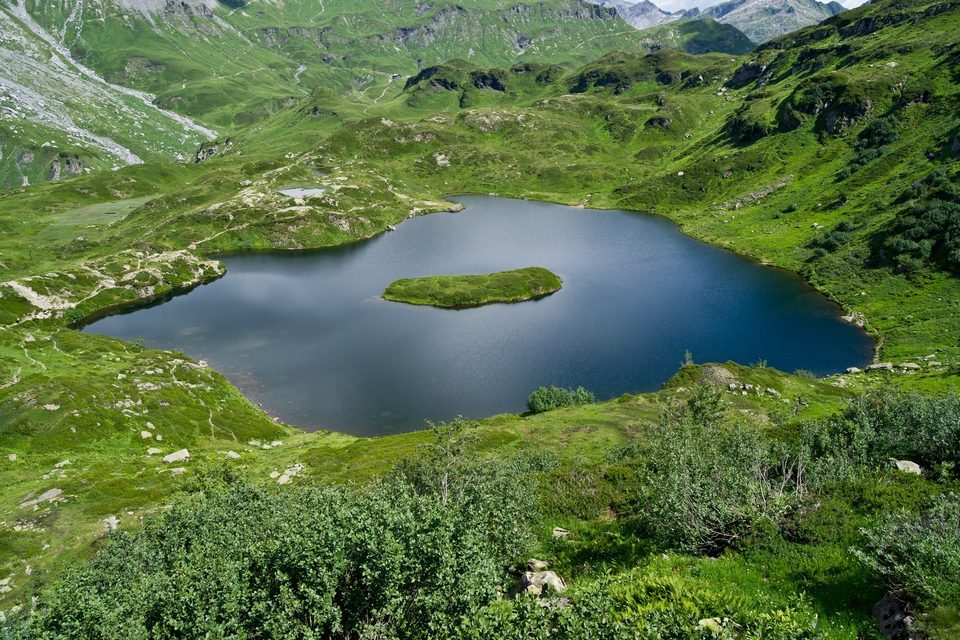 La grande boucle des lacs d'Anterne et de Pormenaz