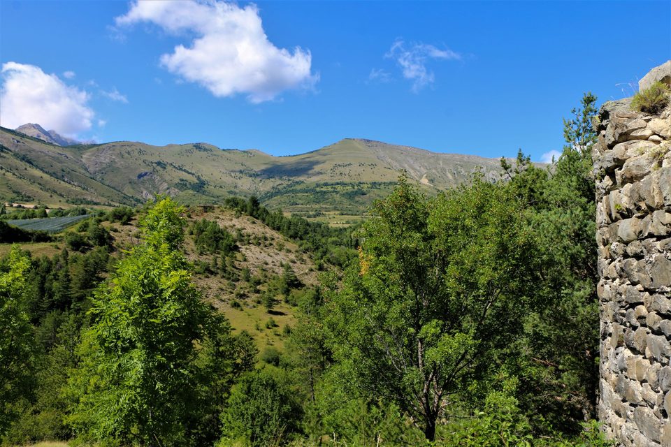 Tour en ruine et tête de la Clappe
