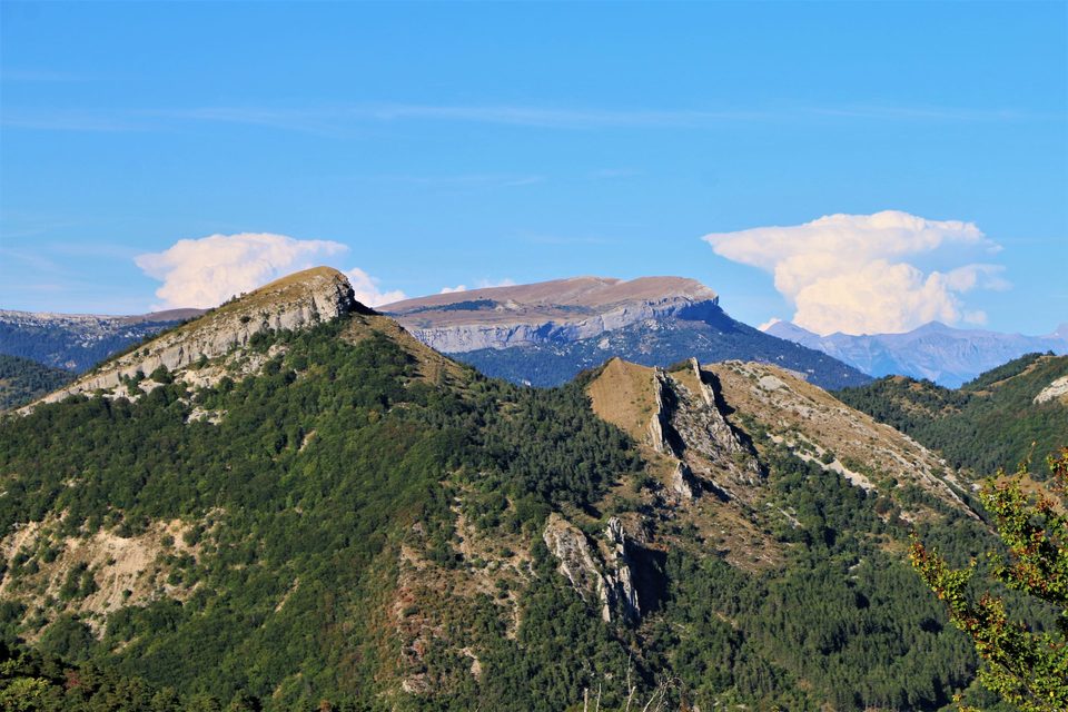 Céüse vu de la montagne d'Aujour