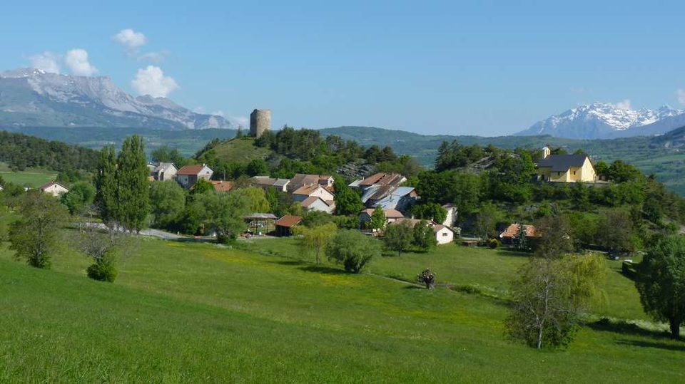 Le village de La Bâtie-Vieille