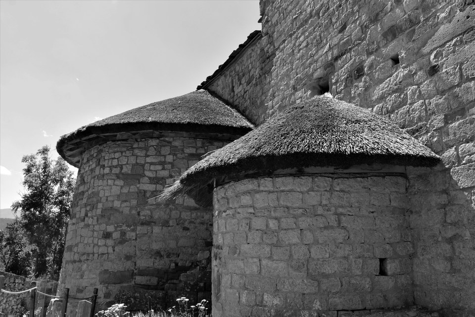 Mère Eglise - toits de chaume