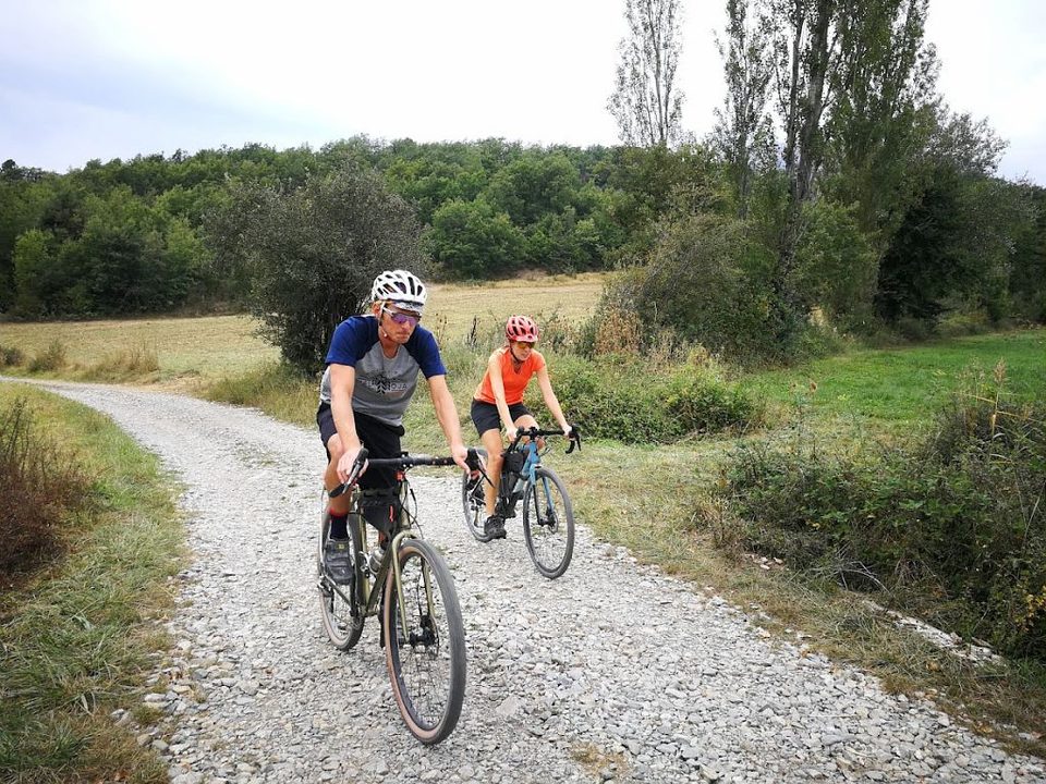 Entre lac et falaise (Gravel n°21 Bleu)