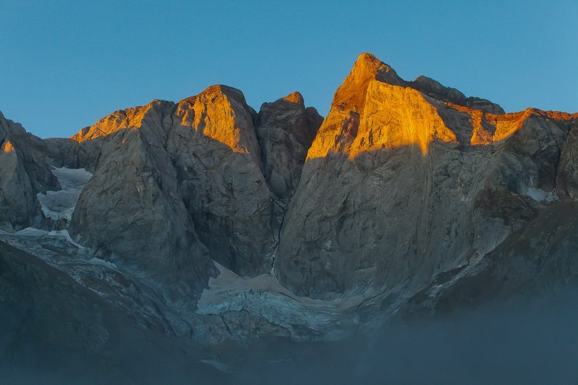 La spectaculaire face nord du massif du Vignemale