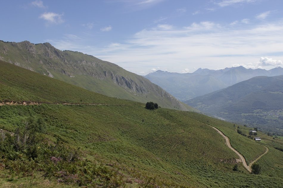 Piste montant au col de Couret