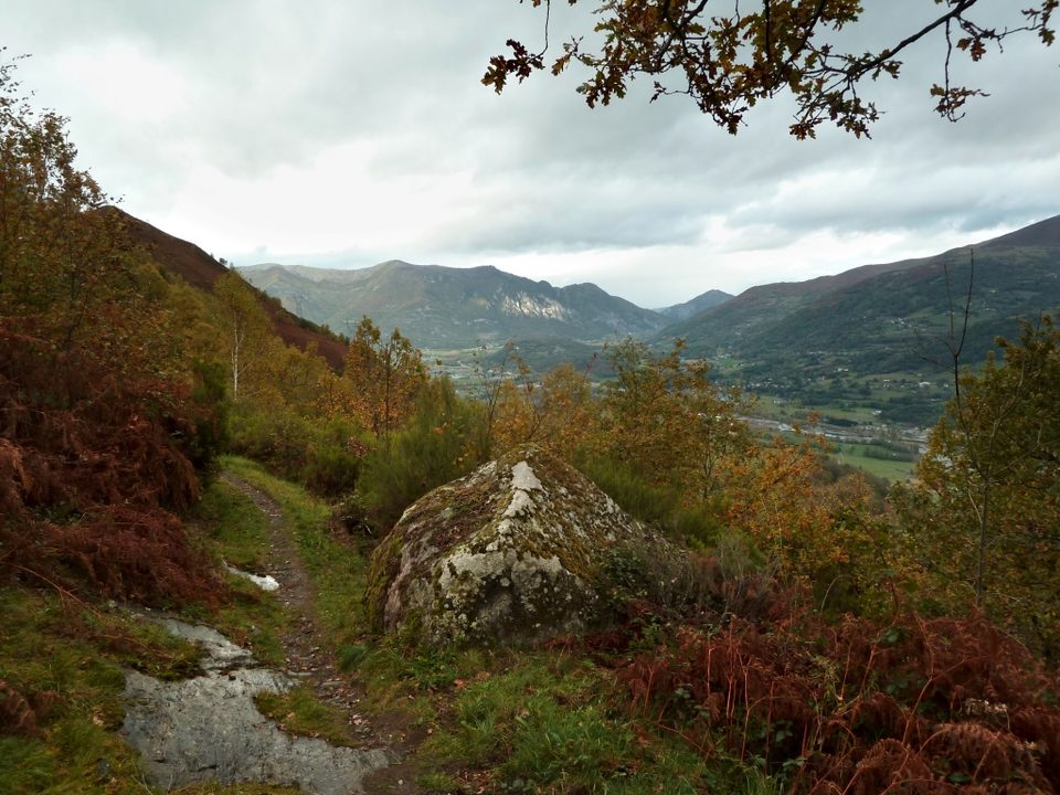 Sentier de Uz à Pouyaspé