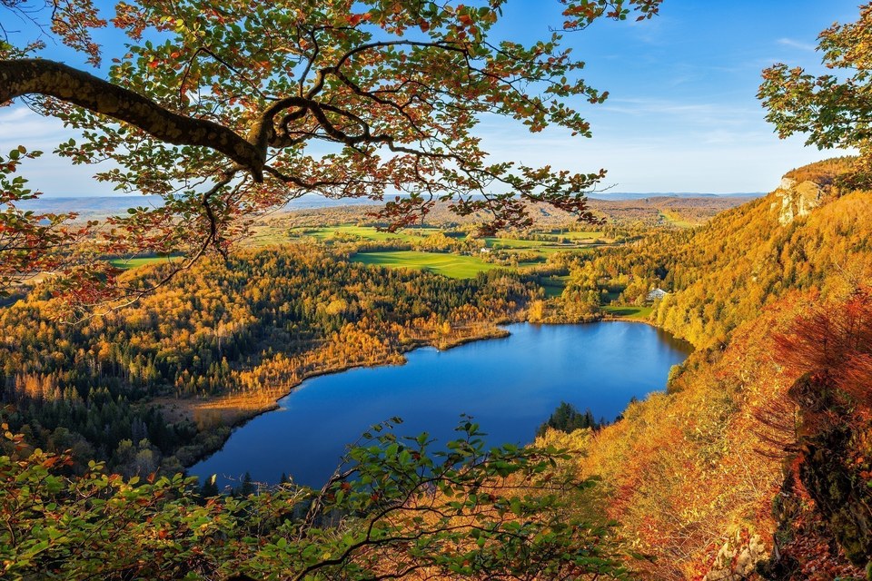 Lac de Bonlieu en Automne