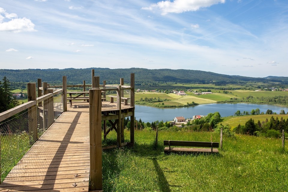 Belvédère du Moulin au dessus du Lac de l'Abbaye