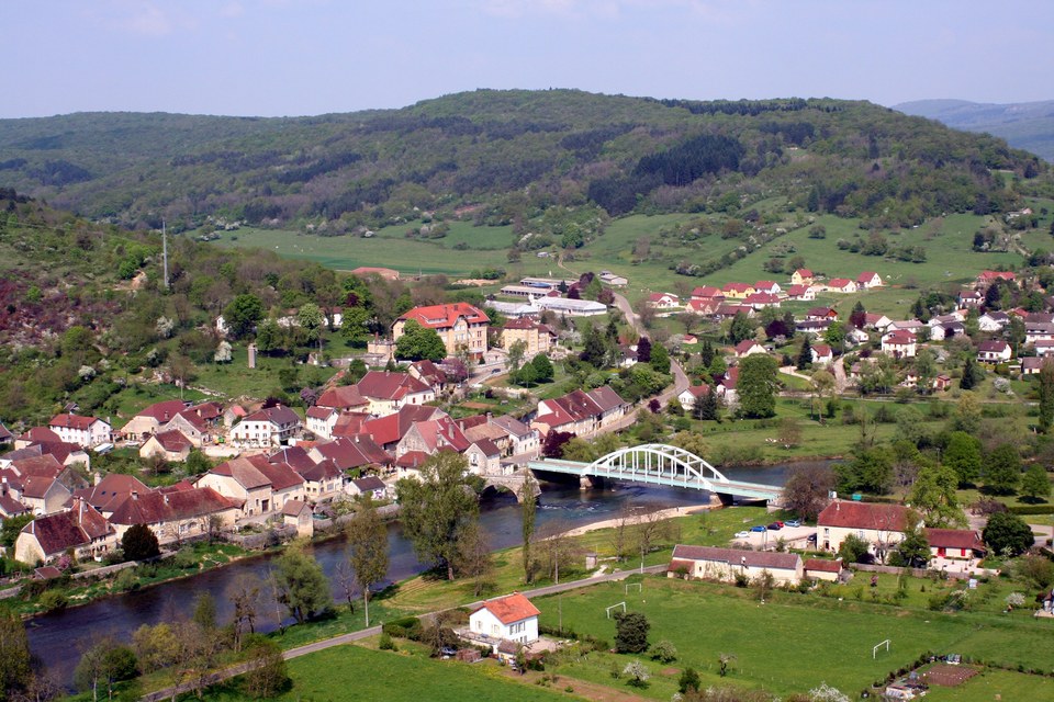 Vue sur Port Lesney depuis le Belvédère Edgar Faure