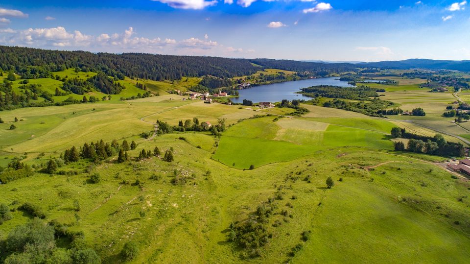 Lac de l'Abbaye et ses alentours - Drone